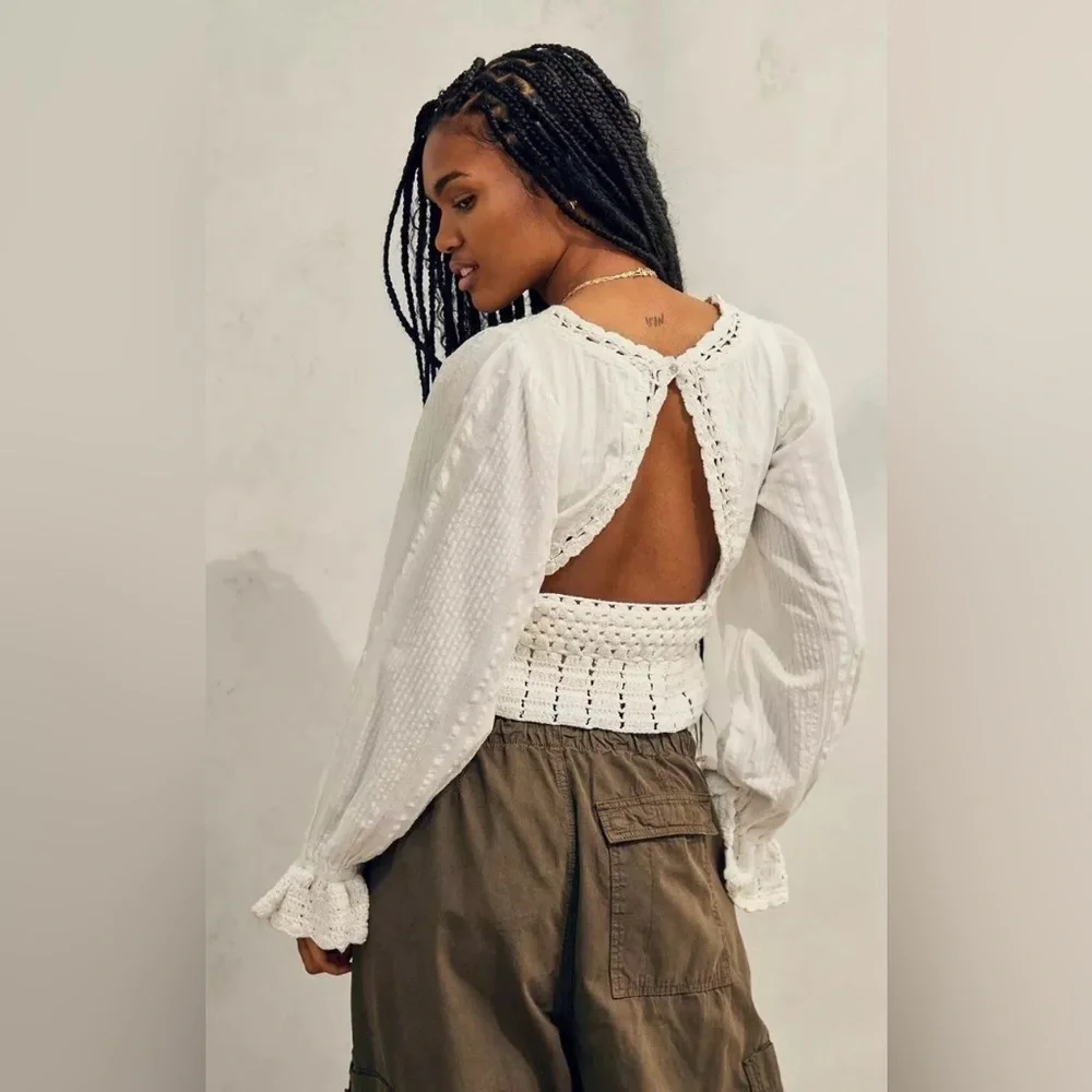 FREE PEOPLE Megan Crochet Cropped‎ Top Knit Cream Open Back Long Sleeve Medium